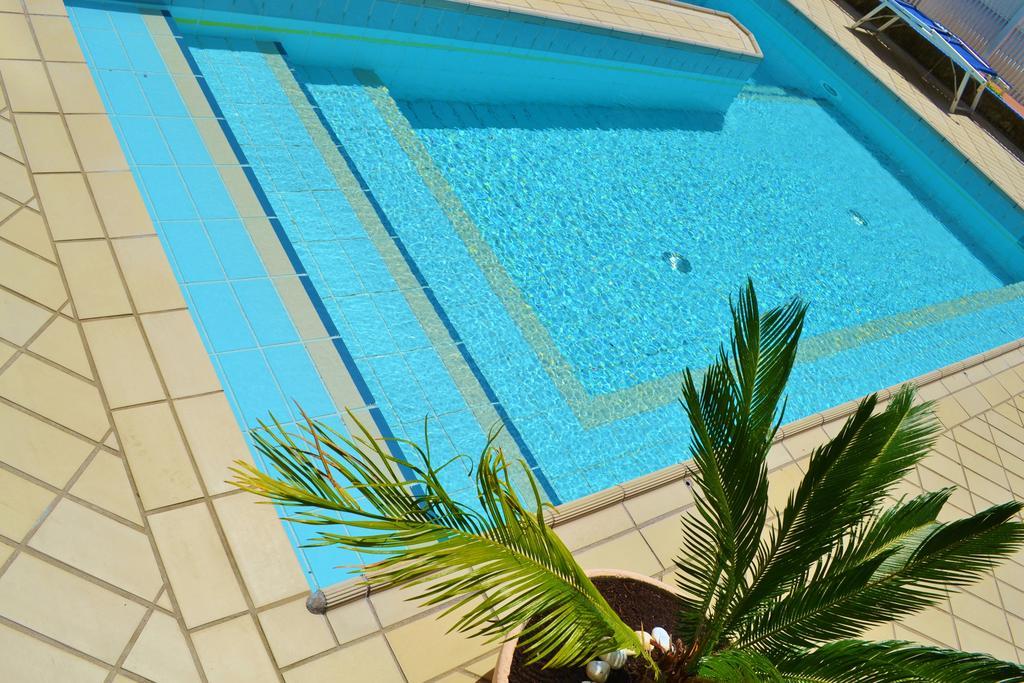 Hotel Solmar Cattolica Esterno foto