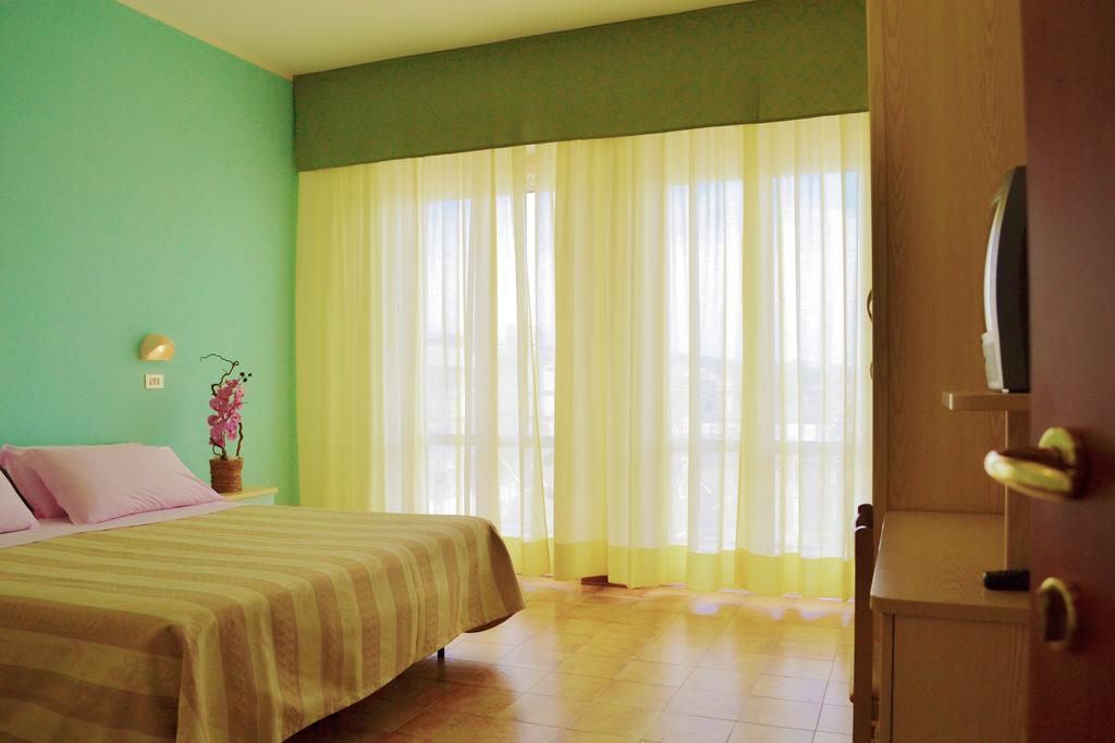 Hotel Solmar Cattolica Esterno foto