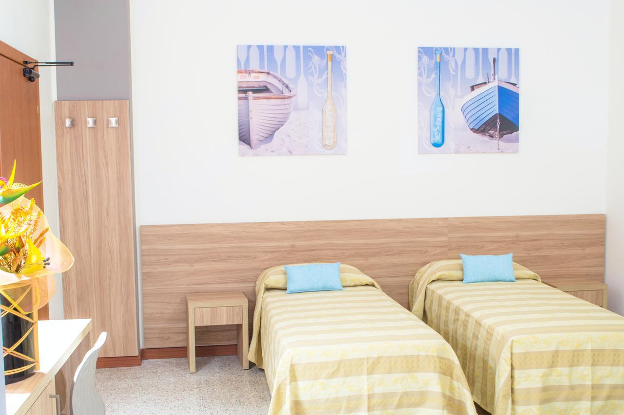 Hotel Solmar Cattolica Esterno foto