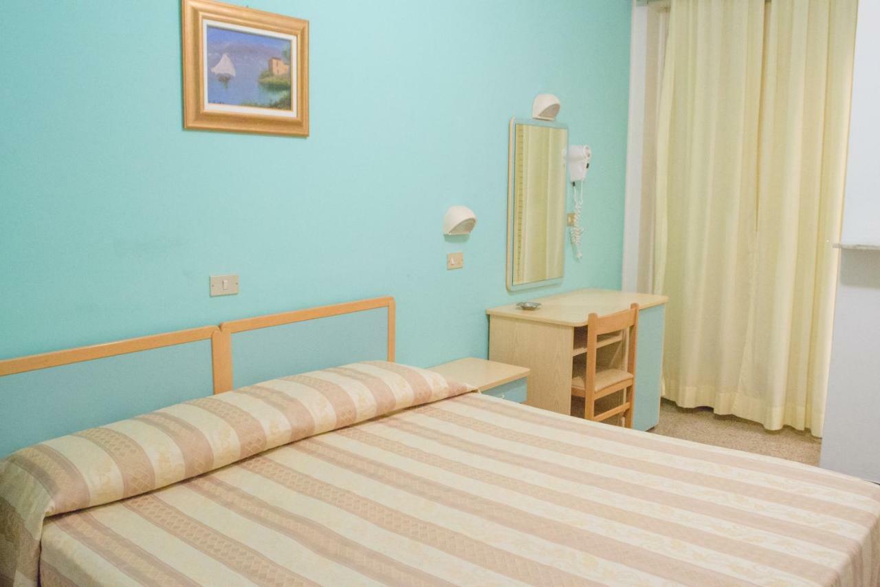 Hotel Solmar Cattolica Esterno foto