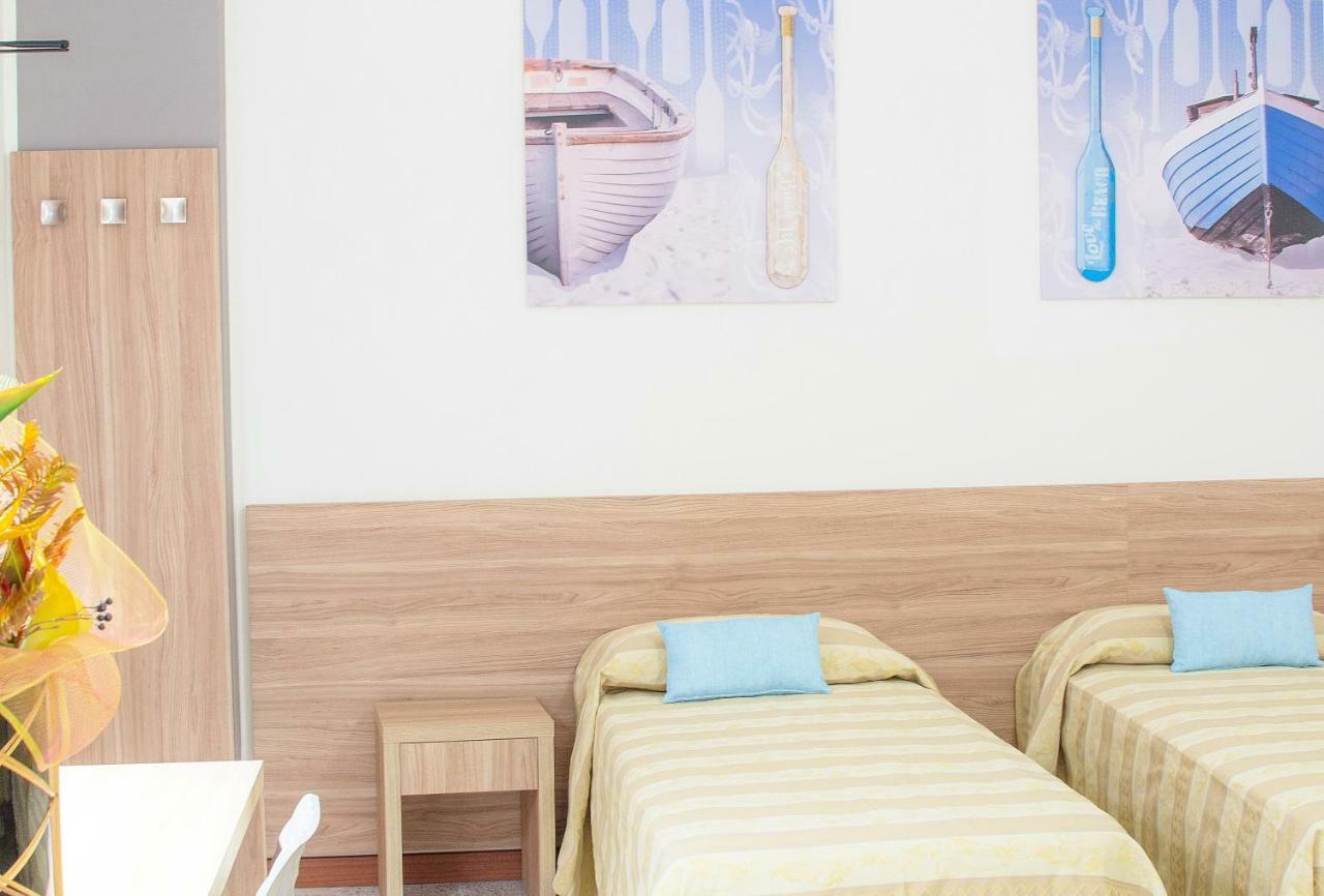 Hotel Solmar Cattolica Esterno foto