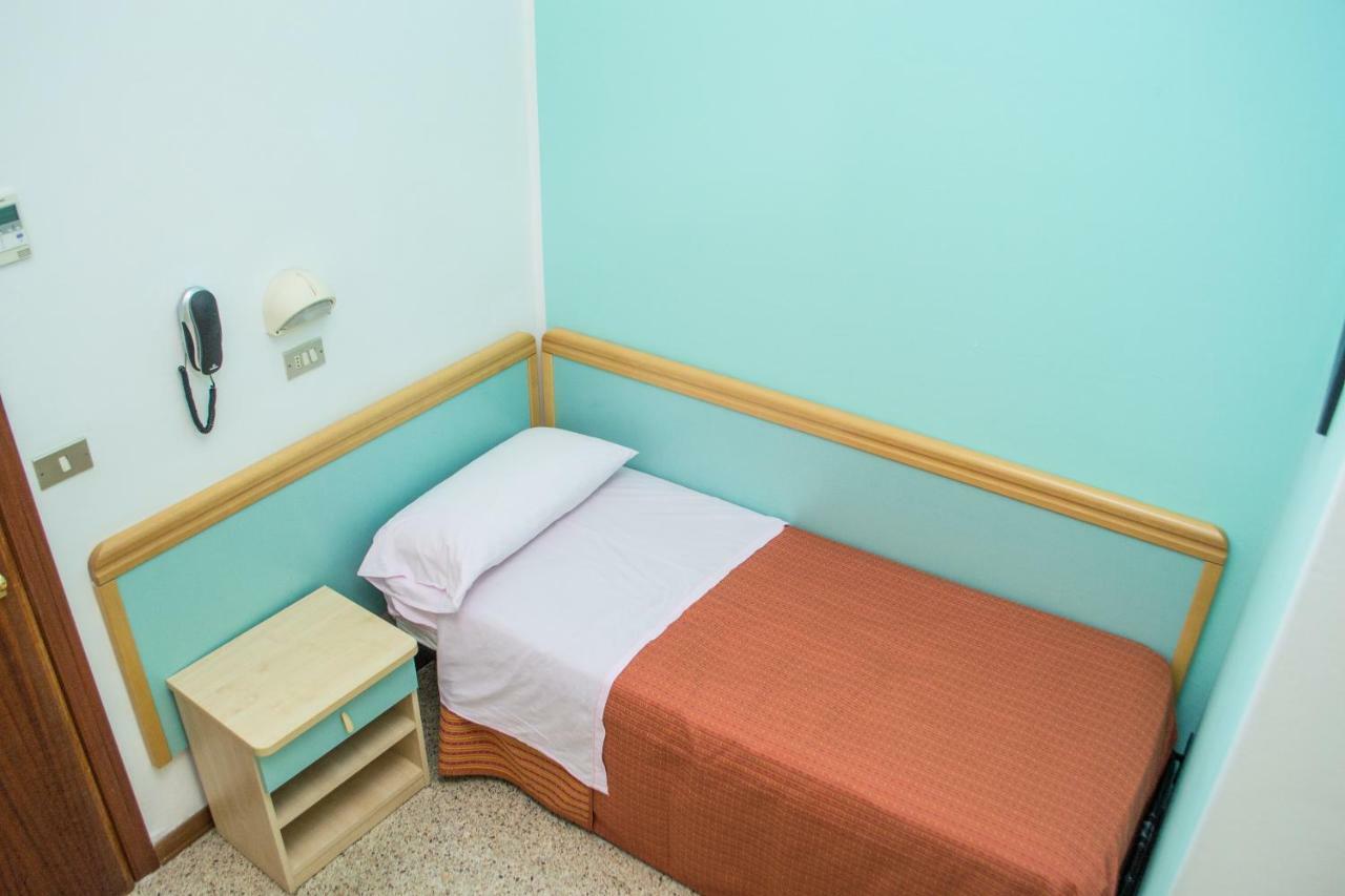 Hotel Solmar Cattolica Esterno foto