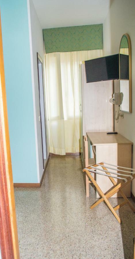 Hotel Solmar Cattolica Esterno foto
