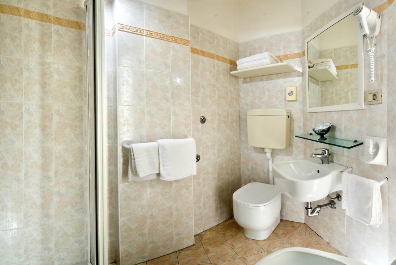 Hotel Solmar Cattolica Esterno foto