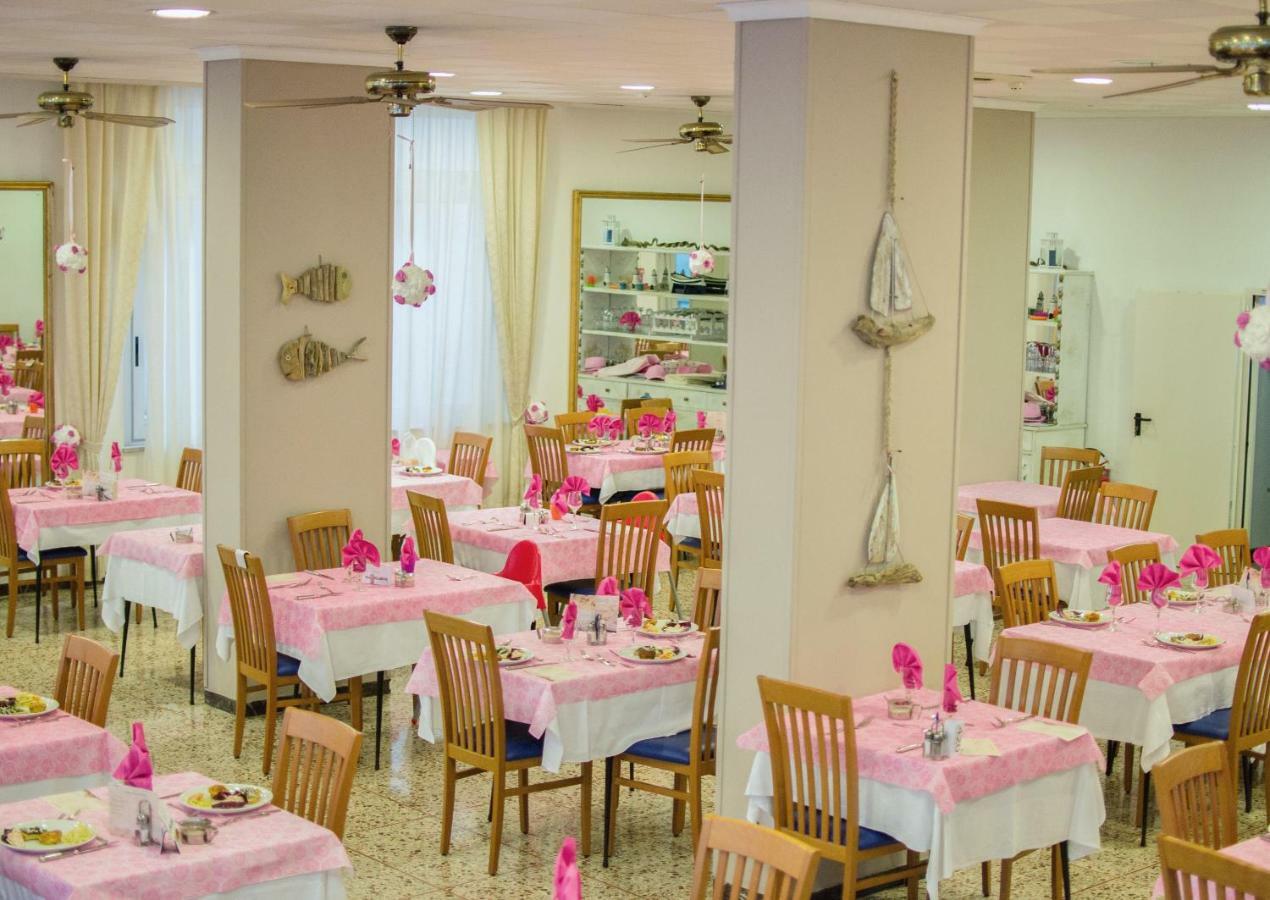 Hotel Solmar Cattolica Esterno foto